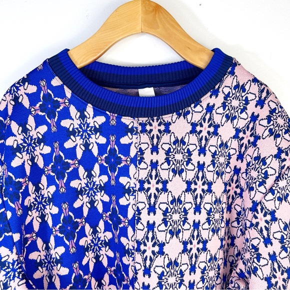 H&M Women's Size 6 Top 3/4 Sleeves Blue and Pink Geometric - Picture 3 of 6